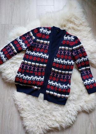 ☃️🦌🐧 очень крутой кардиган новогодним-режущим принтом
