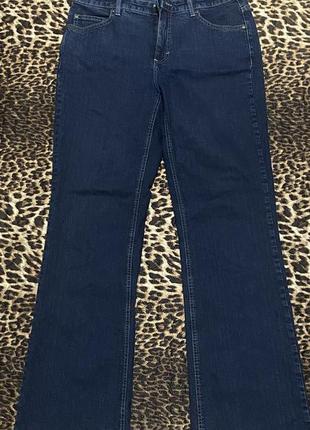 Джинси темного кольору