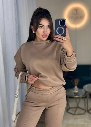 Красивый женский костюм на флисе