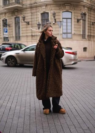 Длинная шубка оверсайз из эко меха