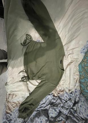 Красивая теплая цвет хаки кофта