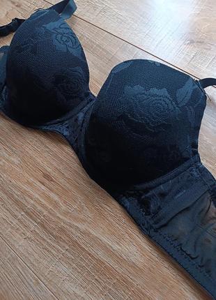 Новый черный бюстгалтер в розы