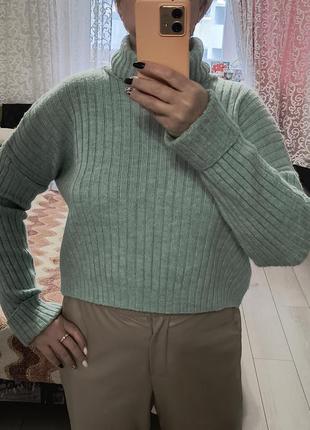 Светр вкорочений