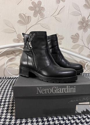 Зимові черевики nero giardini італія