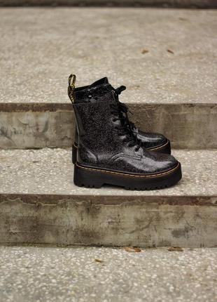 Жіночі чоботи dr.martens