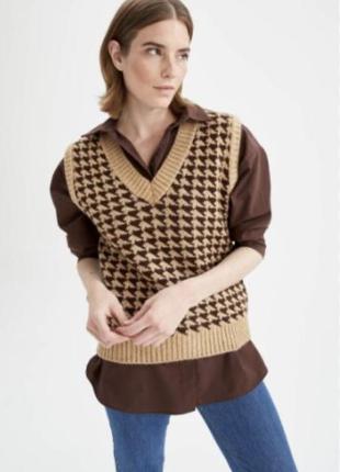 Жилет в гусину лапку