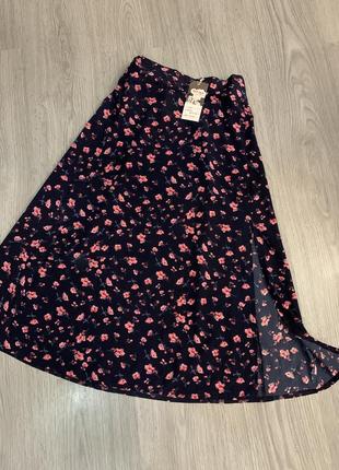 Юбка миди с разрезом цветочки 42-44 размер