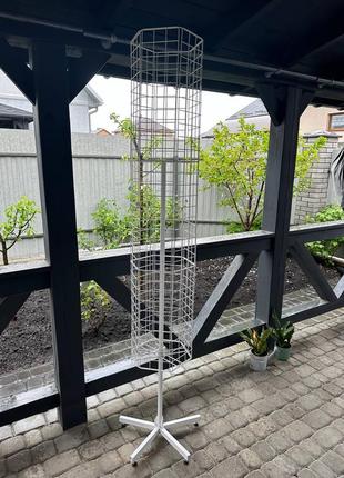 Металлическая стойка