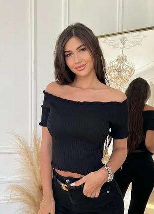 Кроп топ bershka черный с открытыми плечами на завязке