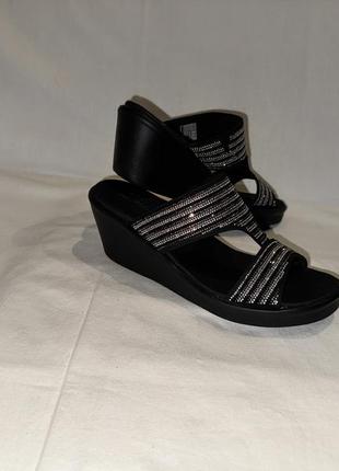 Шльопанці *skechers luxe foam * в стрази р.39- 40 (26.00)