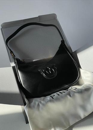Шкіряна сумка pinko half moon bag simply black with leather buckle