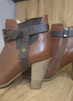 Черевики шкіряні жіночі.