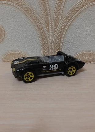Металлическая машинка hot wheels