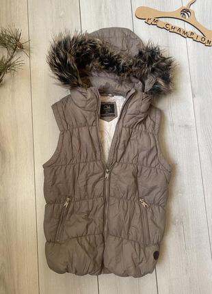 Жилетка с капюшоном ckl