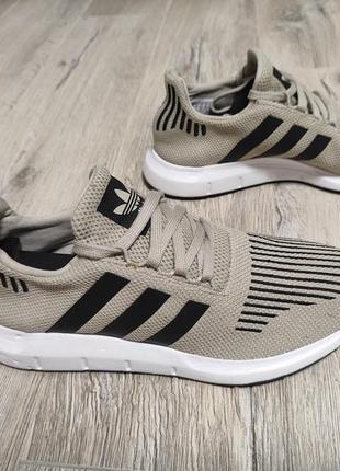 Кроссовки adidas swift run