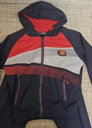 Костюм спортивный