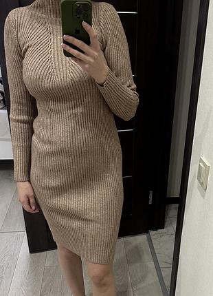 Женское вязанное платье