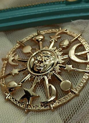Брошь солнце, планеты, луна, геометрия, круг