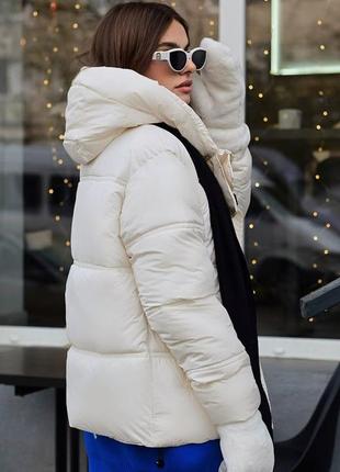 Куртка женская зима только белого цвета.