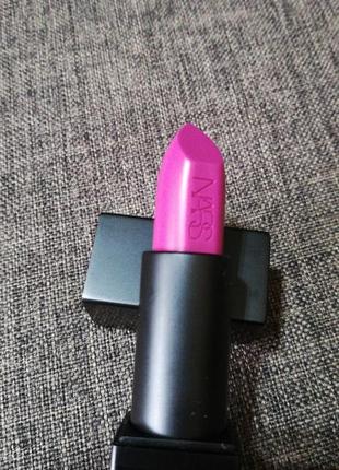 Губна помада nars audacious lipstick у відтінку silvia, оригінал