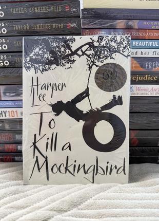 Книга harper lee to kill a mockingbird на английском языке, мягкая обложка