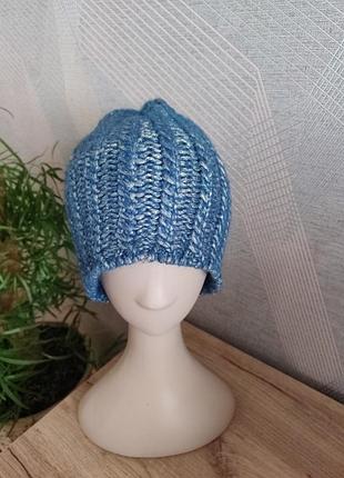 Красива шапочка-біні з металізованим нальотом