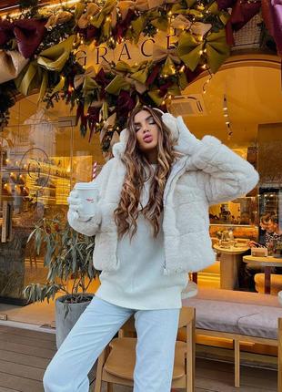 Шубка с капишоном😍