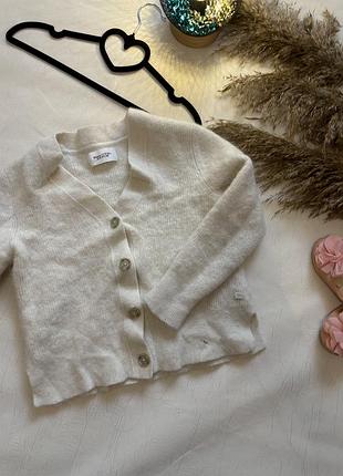 Теплий светр на дівчинку на пуговицях світлий