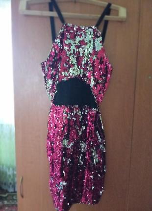 Коротка клубна сукня