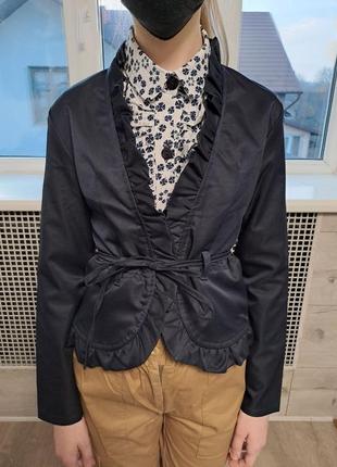 Элегантный школьный пиджак для девочки