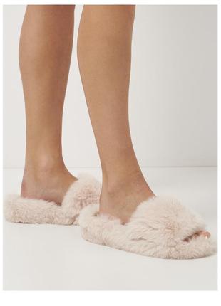 Хутряне домашнє взуття