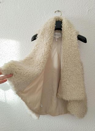 Теплый жилет женский цвет off-white