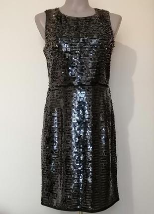 Вечернее черное платье.