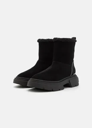 Чоботи dkny