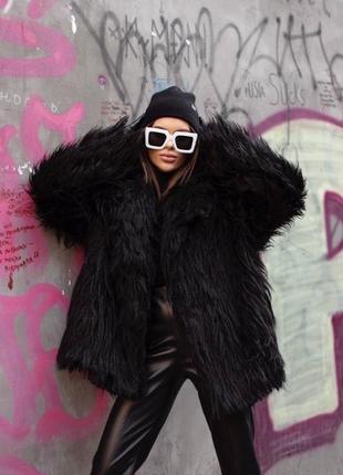 Шубка из плотного эко меха лама