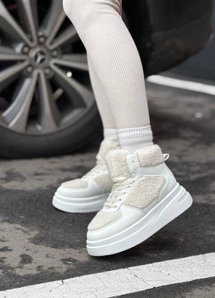 Кросівки зимові з хутром на платформі молочні білі жіночі теплі