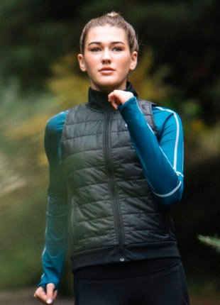 Жилетка беговая nike therma-fit synthetic-fill running gilet