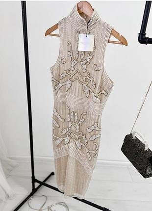 Бежевое платье расшитое бисером