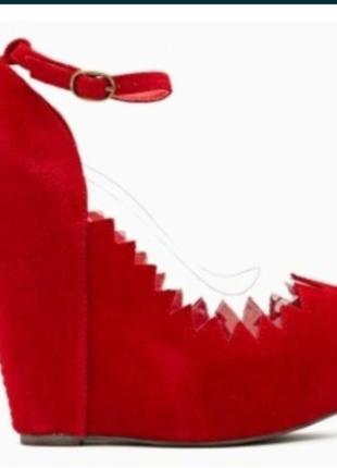 Jeffrey campbell красные замшевые туфли на танкетке. одеты несколько раз. покупала за 300 долларов на американском сайте