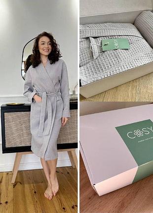 Женский подарочный набор (халат + полотенце) в боксе.