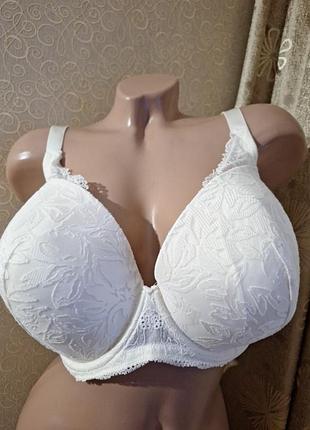 Шикарный бюстгальтер на шикарную грудь