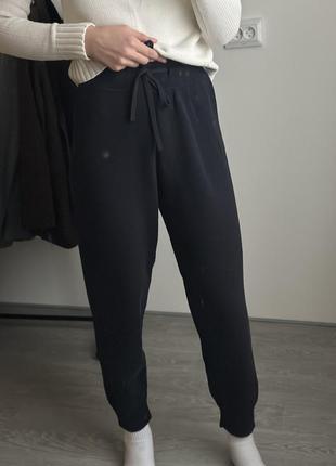 Джоггеры в темно-синем цвете
