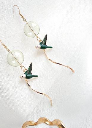 Ніжні креативні сережки підвіски ластівка та скляна куля, геометрія