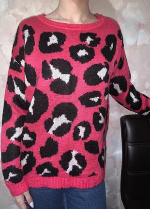 Яскравий светр