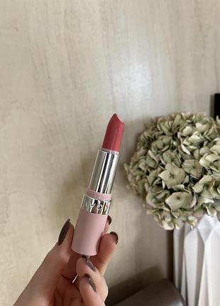 Матова нова губна помада з гіалуроновою кислотою «супер зволоження»