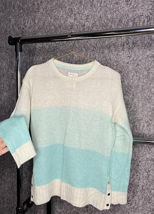 Свитер женский