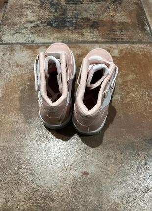 Кроссовки nike.