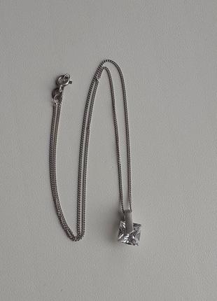 Серебряная цепочка и кулон