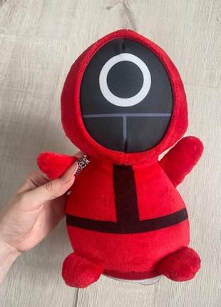 Игрушка на машину на присоске игра кальмаров