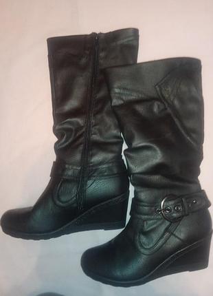 Жіночі чоботи